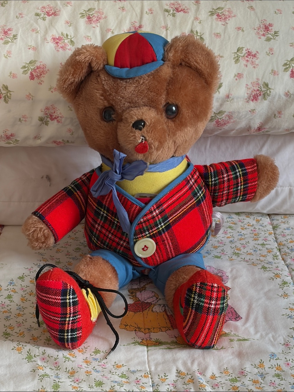 1977 R. Dakin & Co. "Learn to Dress" teddy bear